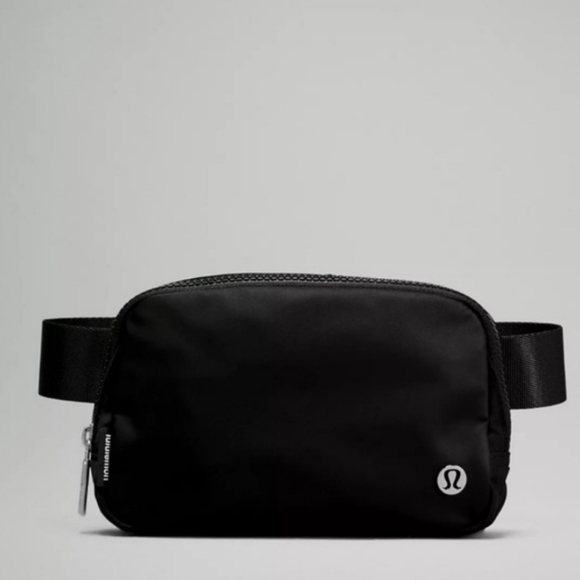 lululemon athletica Handbags - NWT LULULEMON BAG 1L